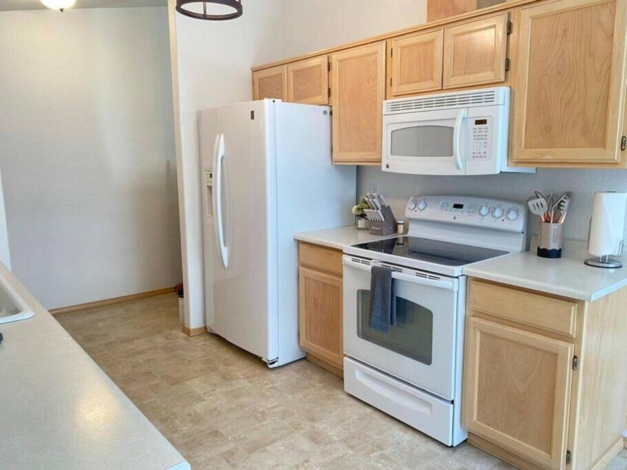 Hot Tub! King Bed-Firepitt-Near Airport& Freeway Villa Medford Buitenkant foto